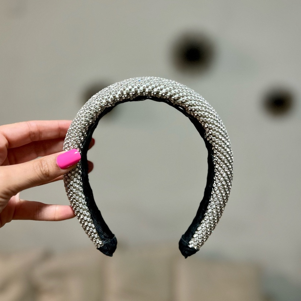 ZARA Sparkly Rhinestone Headband – Elegant Statement Piece ✨